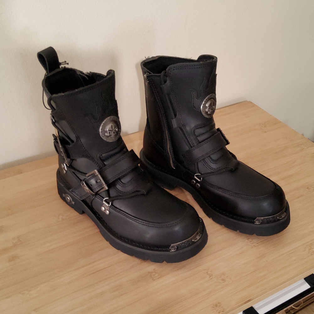 Mens boots